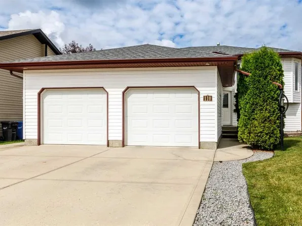 110 E Newton Dr, Penhold, AB T0M 1R0