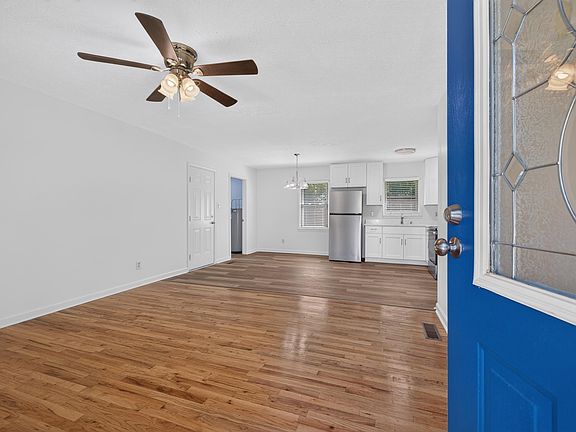 4th image of 1015 Highland Ave
