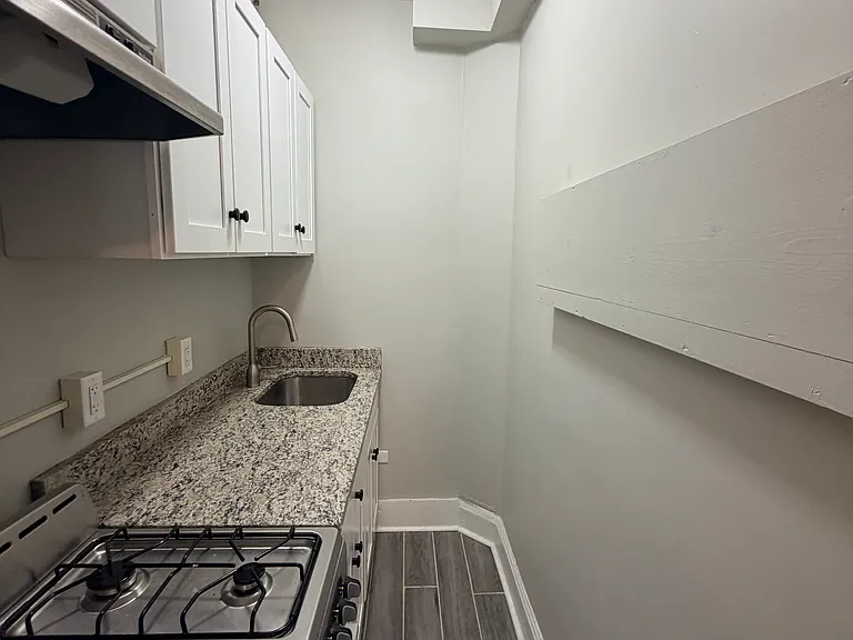1175 Chapel St #302 — Photo 5