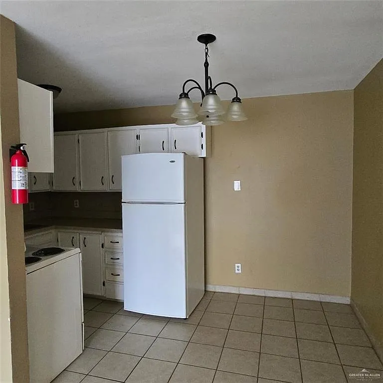 2 bed, 1.0 bath, 720 sqft, $725 — Photo 2