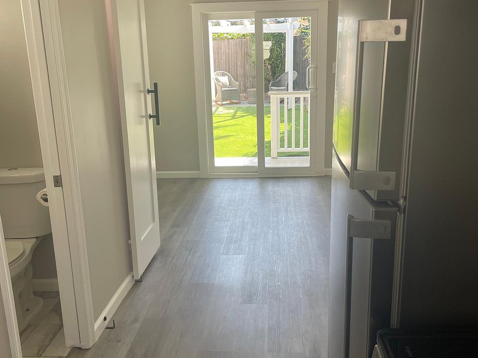 1st image of 2309 Poinsettia Dr