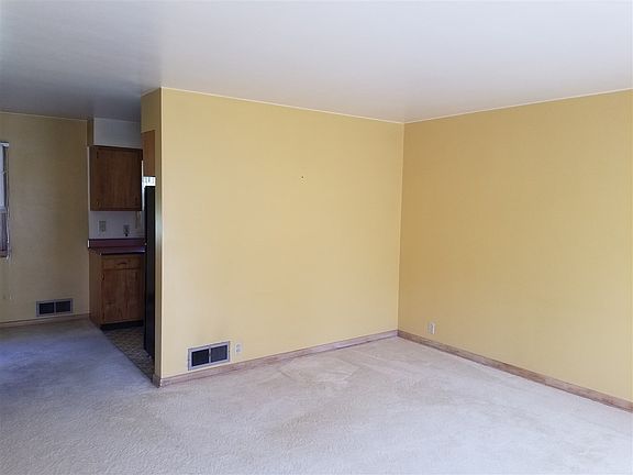 2nd image of 1827 S 32nd St