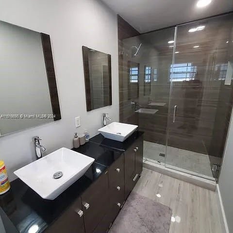 4710 NE 18th Ter — Photo 24