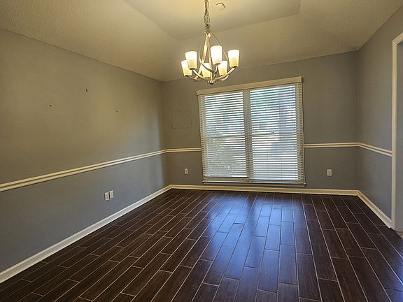 5th image of 408 Hines Dr