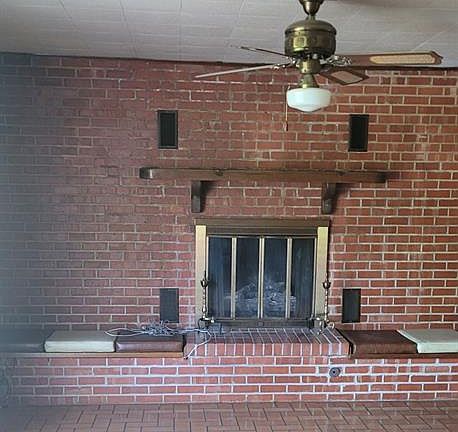 2nd image of 120 E Adams St