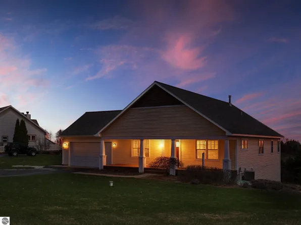 8371 Boca Vista Trl, Traverse City, MI 49684