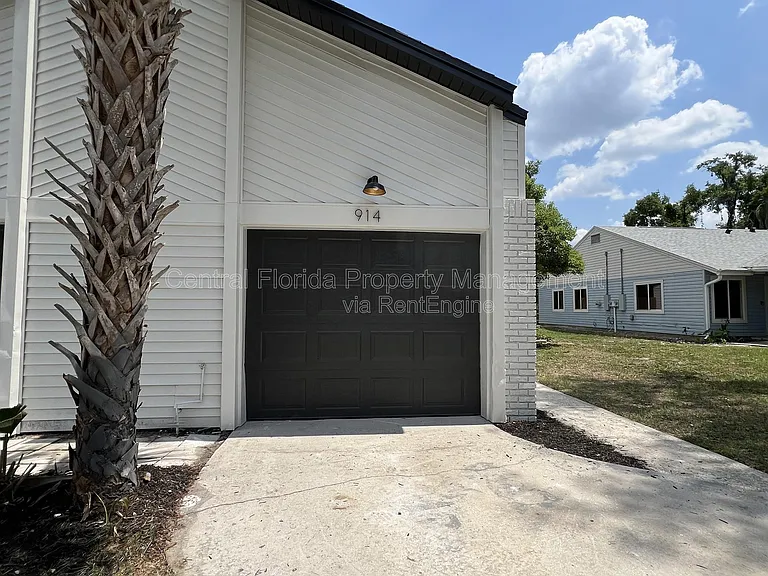 914 Robinhood Ct — Photo 4