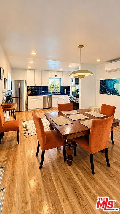 2 bed, 1.0 bath, 936 sqft, $4,000 — Photo 4