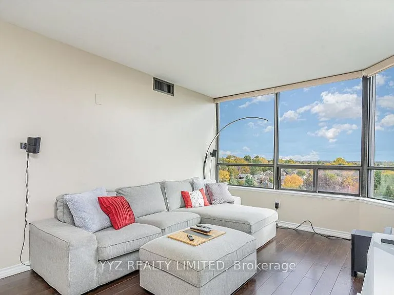 7440 Bathurst St #807 — Photo 6
