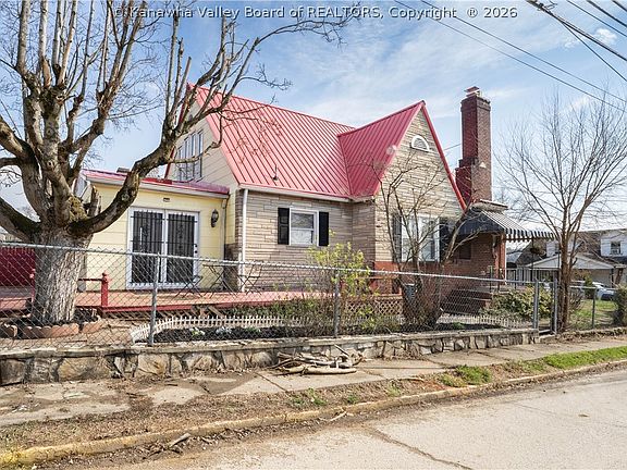 2nd image of 800 Temple St