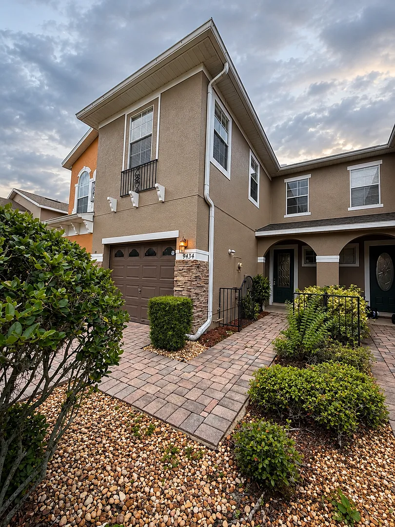 Beautifully Refreshed 3BR/2.5BA Townhome | Gated Nona Preserve — Photo 2