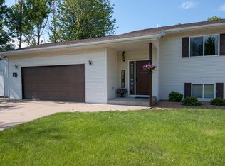 W8328 Prairie Pine Ln, Onalaska, WI 54650