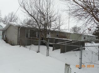 106 N 6th St, Witt, IL 62094