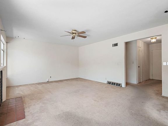 5th image of 921 W Cardinal Dr