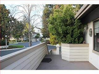 3rd image of 406 Ives Ter