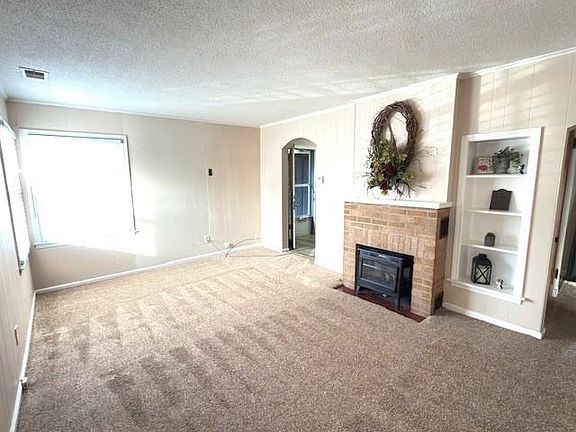4th image of 824 N Ash St