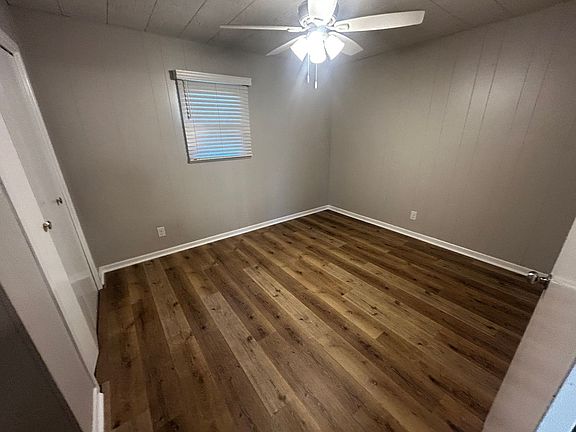 5th image of 902 1/2 S Jefferson Dr