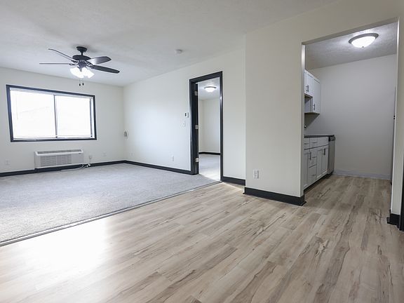 2nd image of 7110-7122 Jones Cir #7122-4