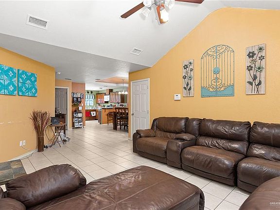 3rd image of 3834 Albanian St