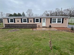 811 Bartson Rd, Fremont, OH 43420