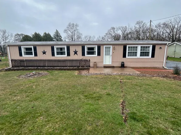 811 Bartson Rd, Fremont, OH 43420