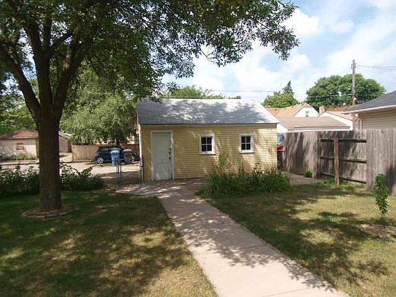 4th image of 4417 Knox Ave N