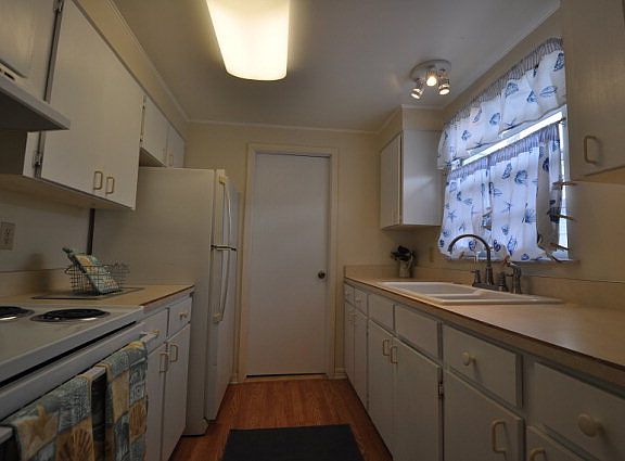 5th image of 1023 S Flagler Ave