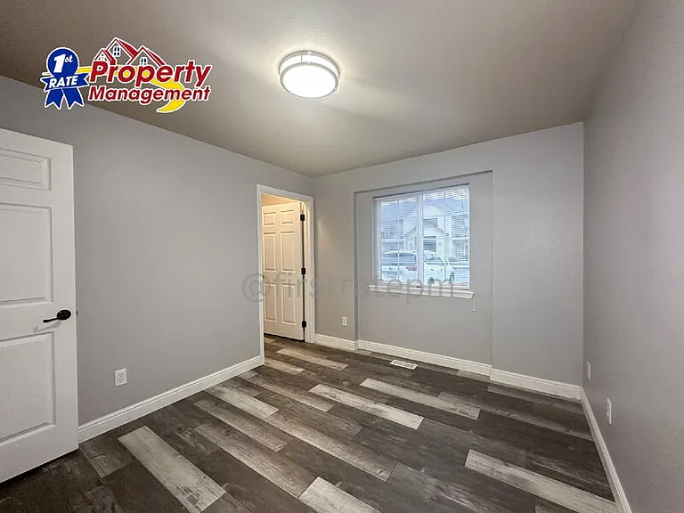 10154 W Garverdale Ln #201 — Photo 20