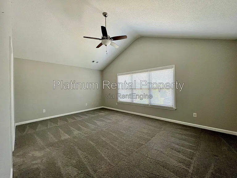2813 Priestcliff Dr SE — Photo 18