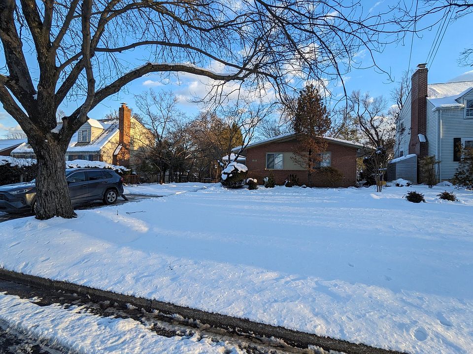 1st image of 122 Saint Lawrence Dr