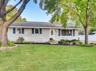 9442 Saratoga Ln N, Maple Grove, MN 55369