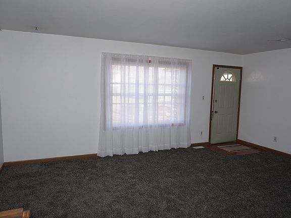 4th image of 3674 Elderberry Ave