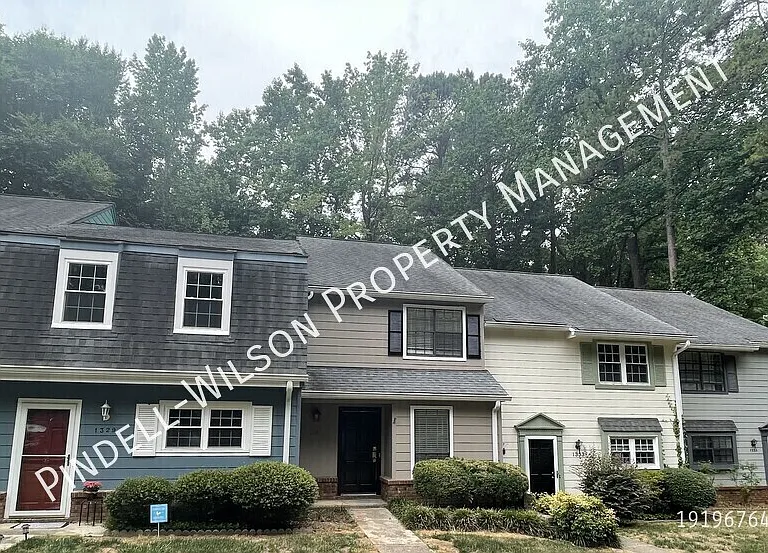 1331 Springlawn Ct — Photo 2