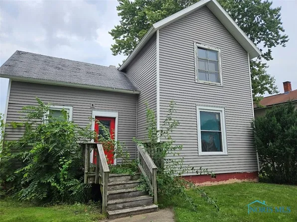 858 Hobson St, Napoleon, OH 43545