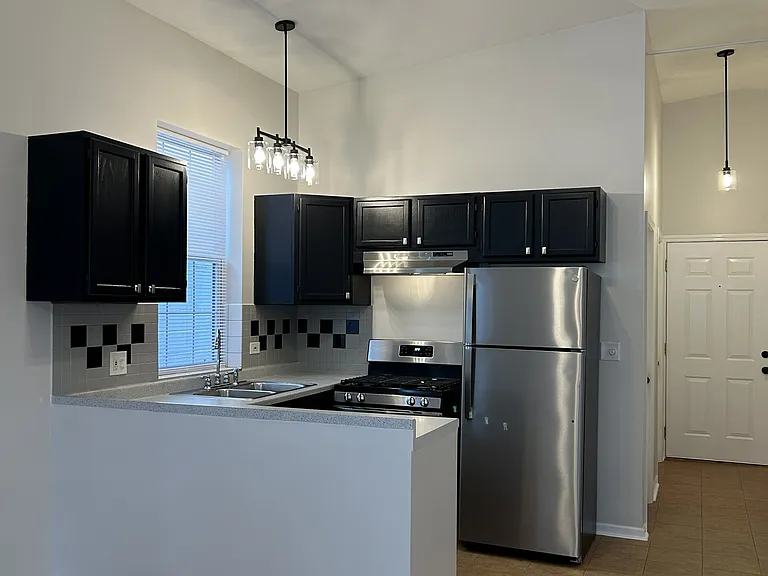 2328 W Belmont Ave #3 — Photo 5