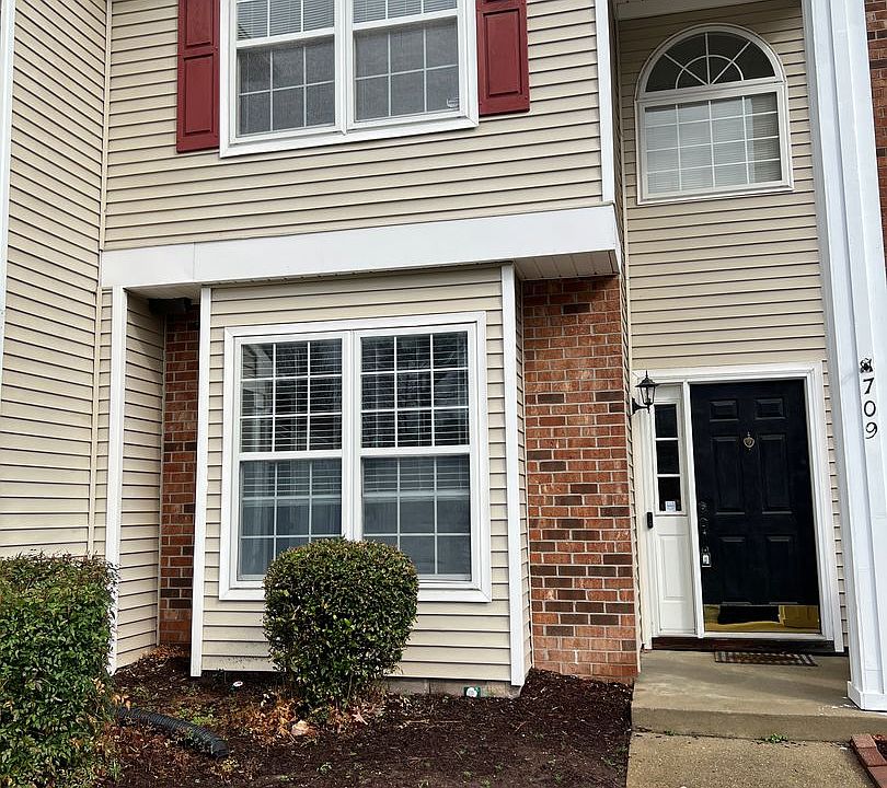 1st image of 709 Windbrook Cir
