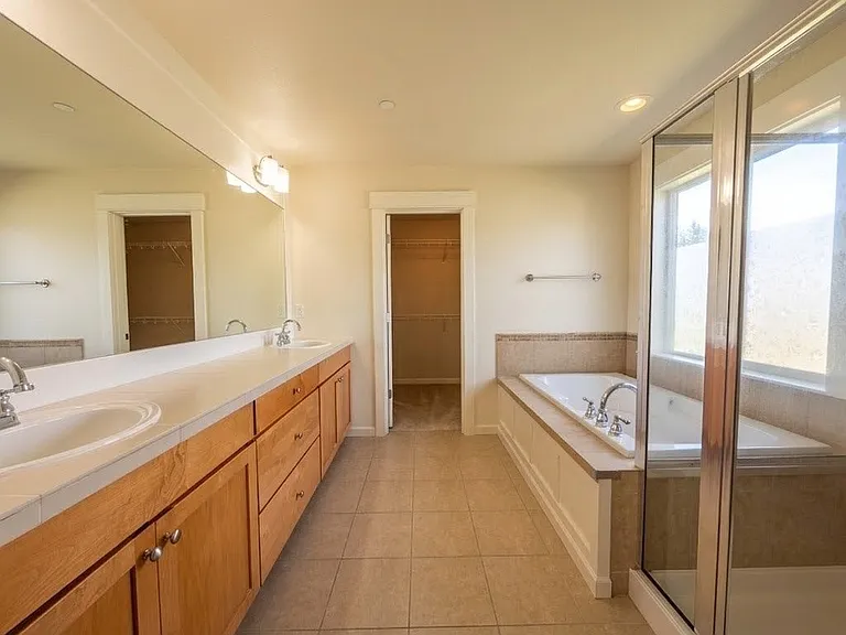 18200 NE 110th St — Photo 11