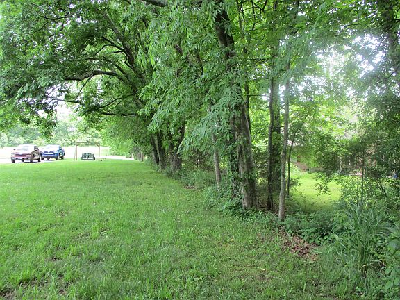 3rd image of 406 Karlee Ct