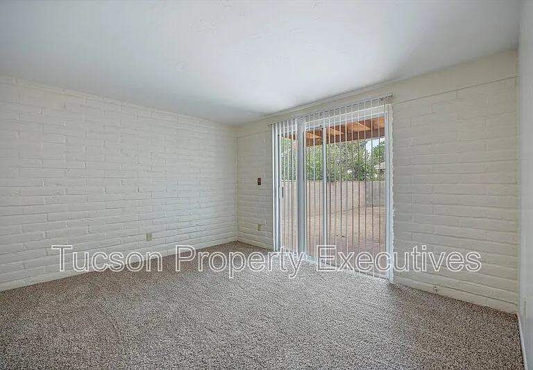 3534 N Palmer Dr — Photo 21