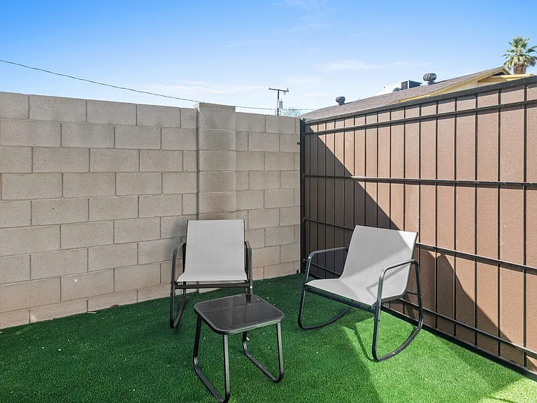 1242 E Pierce St #4 — Photo 19