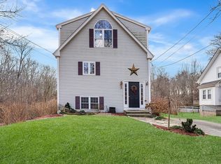 52 Deanville Rd, Attleboro, MA 02703