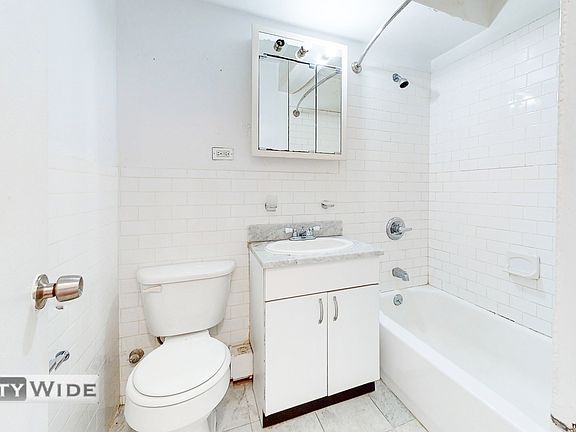 4th image of 157 E 57th St #12H