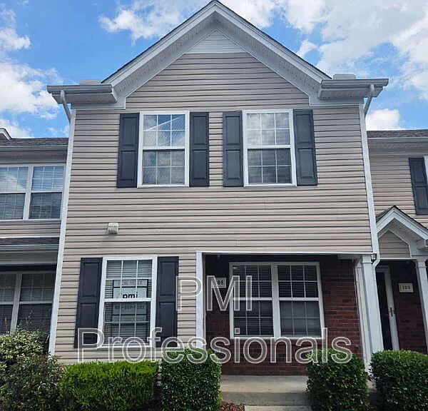108 Oak Valley Cir — Photo 1