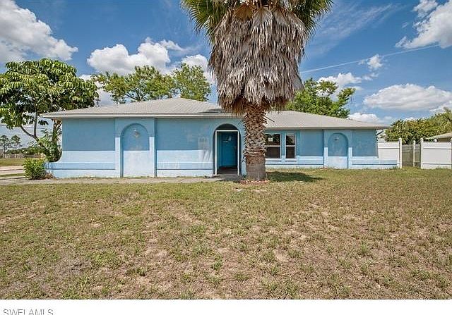 1st image of 239 NE 9th Pl