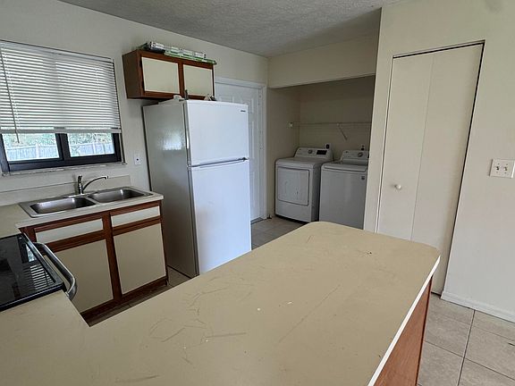 4th image of 5045 SE Primrose Way