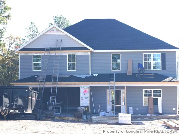 572 Green Links Dr, Cameron, NC 28326