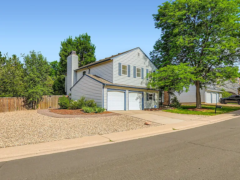 7016 S Dahlia St — Photo 2