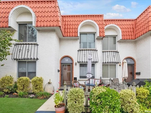 34 Alhambra Drive Drive #34, Oceanside, NY 11572