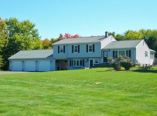 2 Philip Cir, Granby, MA 01033