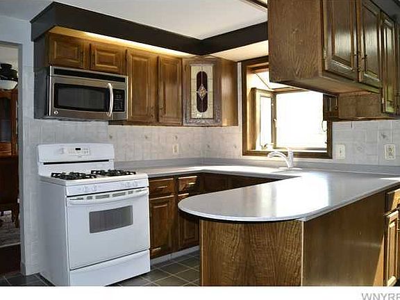 4th image of 38 Waxwing Ln